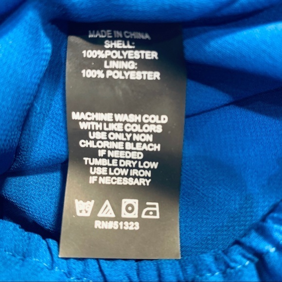 VINCE CAMUTO COBALT BLUE FLUTTER SHORT SLEEVE NWOT - Picture 7 of 7